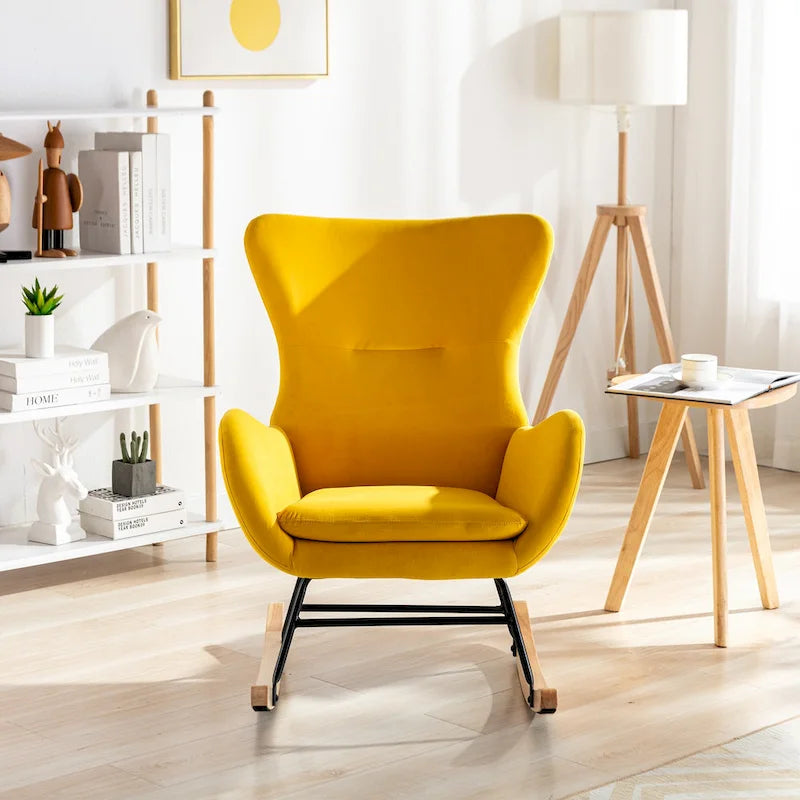 Poltrona a dondolo moderna Yellow 33.1 con schienale alto, rivestita in tessuto, con gambe in legno di gomma e struttura in metallo