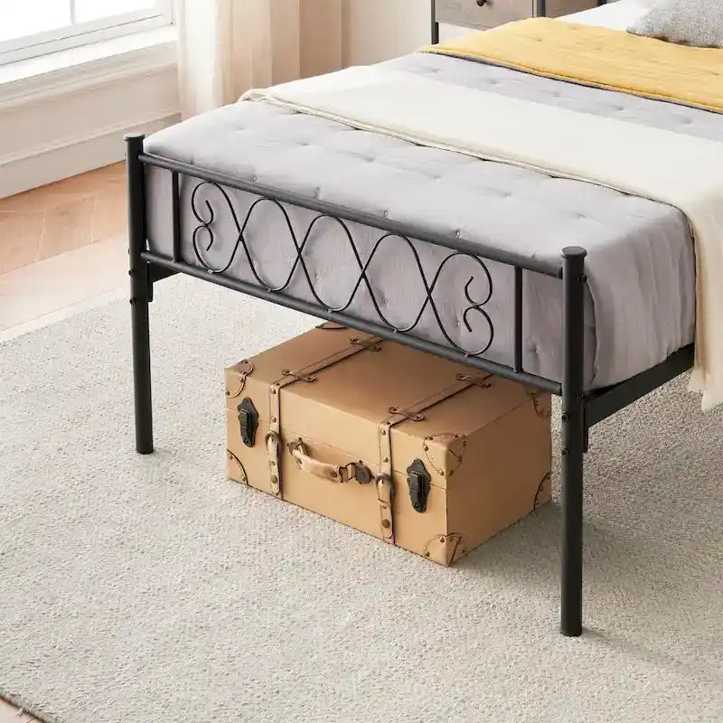 Struttura letto a piattaforma con testiera in ferro battuto "Sweet Heart"