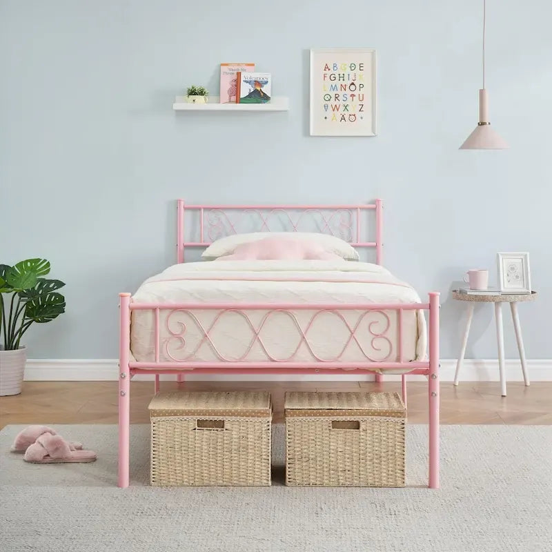 Struttura letto a piattaforma con testiera in ferro battuto "Sweet Heart"