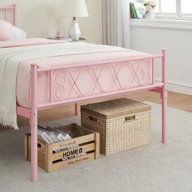 Struttura letto a piattaforma con testiera in ferro battuto "Sweet Heart"